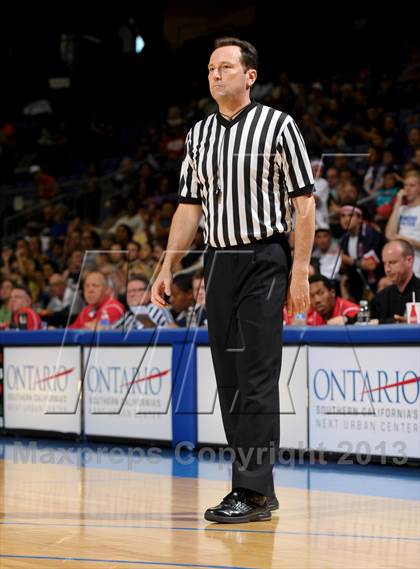 Thumbnail 2 in Santa Monica vs. Loyola (CIF SoCal Regional D1 Final) photogallery.