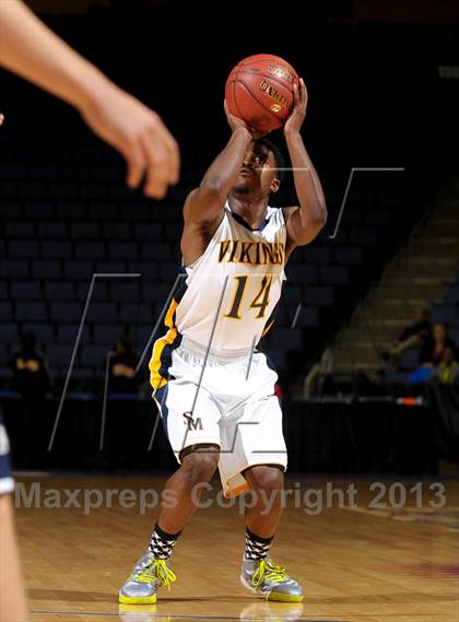 Thumbnail 2 in Santa Monica vs. Loyola (CIF SoCal Regional D1 Final) photogallery.