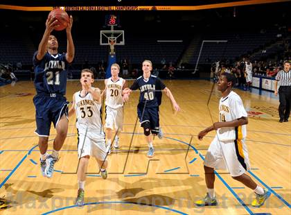 Thumbnail 2 in Santa Monica vs. Loyola (CIF SoCal Regional D1 Final) photogallery.