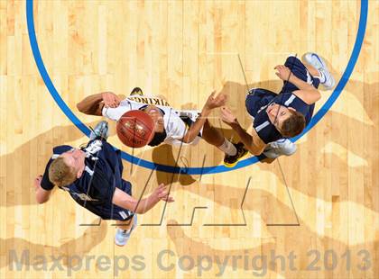 Thumbnail 2 in Santa Monica vs. Loyola (CIF SoCal Regional D1 Final) photogallery.