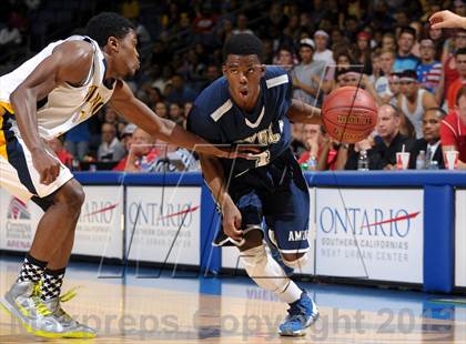 Thumbnail 2 in Santa Monica vs. Loyola (CIF SoCal Regional D1 Final) photogallery.