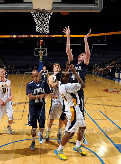 Thumbnail 2 in Santa Monica vs. Loyola (CIF SoCal Regional D1 Final) photogallery.