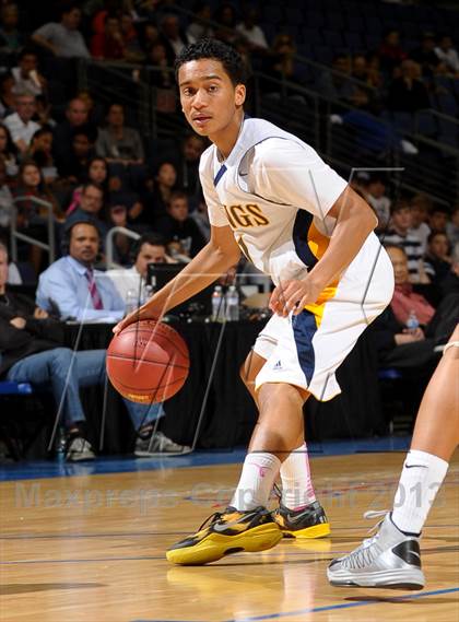 Thumbnail 1 in Santa Monica vs. Loyola (CIF SoCal Regional D1 Final) photogallery.