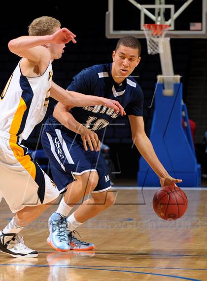 Thumbnail 3 in Santa Monica vs. Loyola (CIF SoCal Regional D1 Final) photogallery.