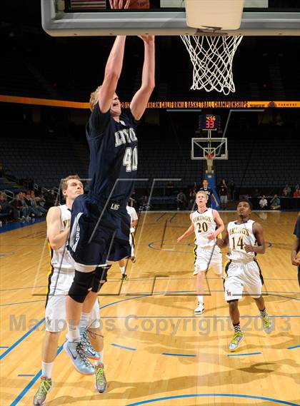 Thumbnail 3 in Santa Monica vs. Loyola (CIF SoCal Regional D1 Final) photogallery.