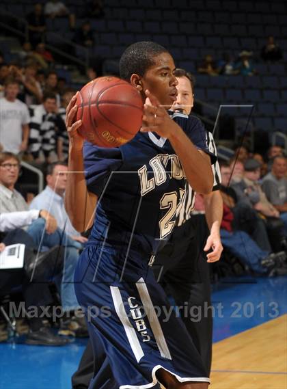 Thumbnail 2 in Santa Monica vs. Loyola (CIF SoCal Regional D1 Final) photogallery.