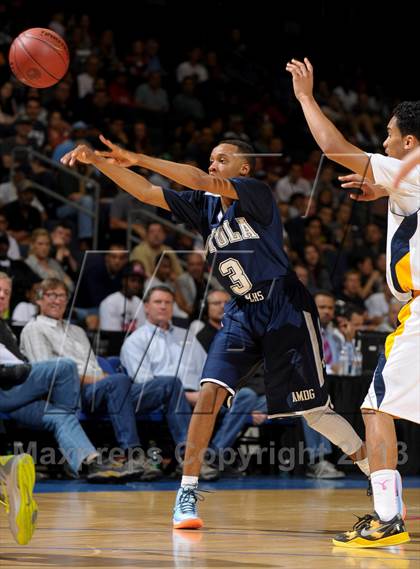 Thumbnail 2 in Santa Monica vs. Loyola (CIF SoCal Regional D1 Final) photogallery.