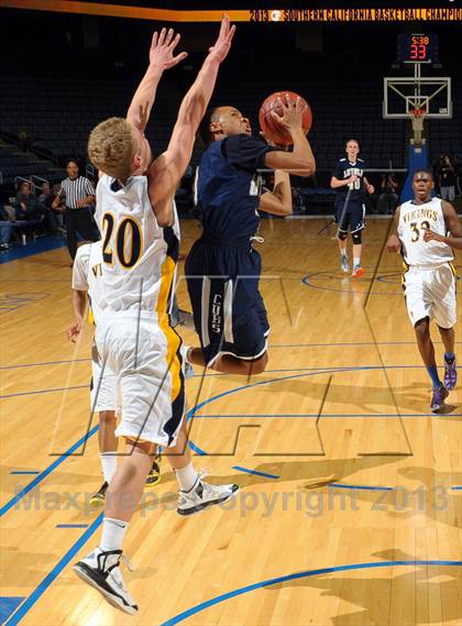Thumbnail 2 in Santa Monica vs. Loyola (CIF SoCal Regional D1 Final) photogallery.