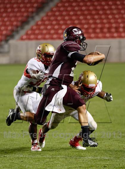 Thumbnail 3 in Bergen Catholic @ Jordan photogallery.