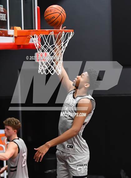 Thumbnail 1 in AZ Compass Prep vs. Prolific Prep  photogallery.
