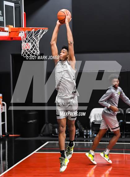 Thumbnail 2 in AZ Compass Prep vs. Prolific Prep  photogallery.