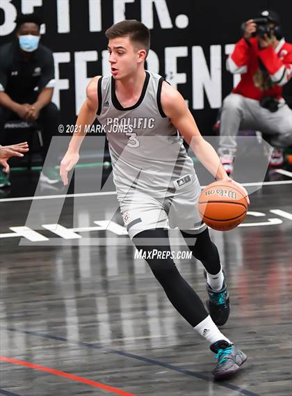 Thumbnail 2 in AZ Compass Prep vs. Prolific Prep  photogallery.