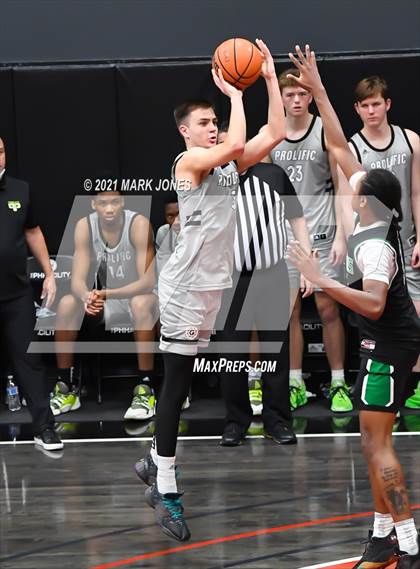 Thumbnail 1 in AZ Compass Prep vs. Prolific Prep  photogallery.