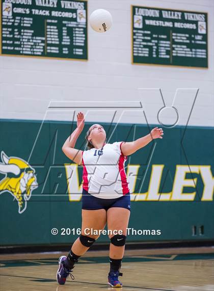 Thumbnail 1 in Park View @ Loudoun Valley photogallery.