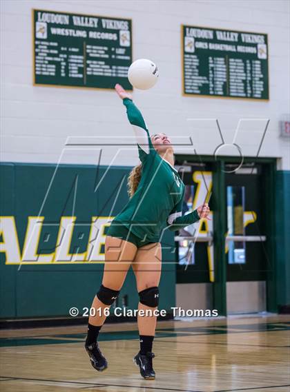 Thumbnail 2 in Park View @ Loudoun Valley photogallery.