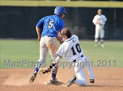 Thumbnail 2 in Bishop Amat vs St. Francis (Hard 9 National Classic) photogallery.
