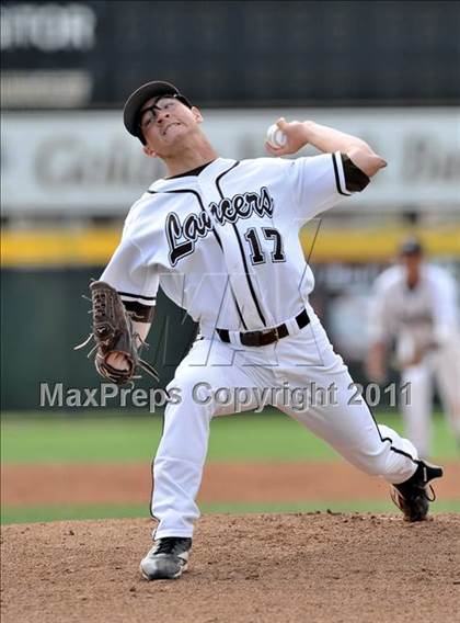 Thumbnail 2 in Bishop Amat vs St. Francis (Hard 9 National Classic) photogallery.