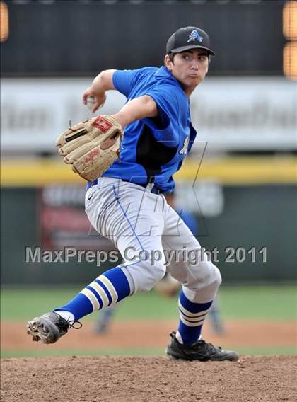 Thumbnail 2 in Bishop Amat vs St. Francis (Hard 9 National Classic) photogallery.