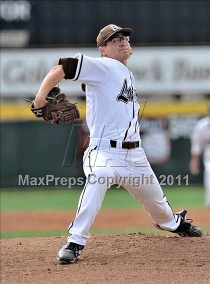 Thumbnail 3 in Bishop Amat vs St. Francis (Hard 9 National Classic) photogallery.