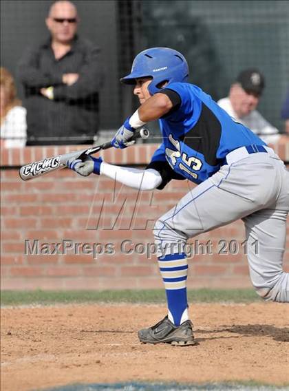 Thumbnail 2 in Bishop Amat vs St. Francis (Hard 9 National Classic) photogallery.