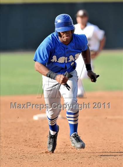 Thumbnail 3 in Bishop Amat vs St. Francis (Hard 9 National Classic) photogallery.