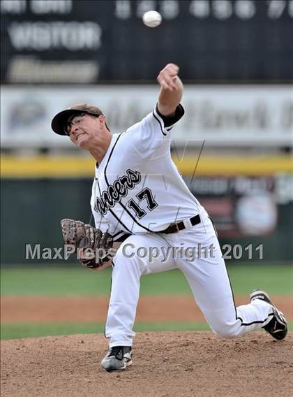 Thumbnail 1 in Bishop Amat vs St. Francis (Hard 9 National Classic) photogallery.