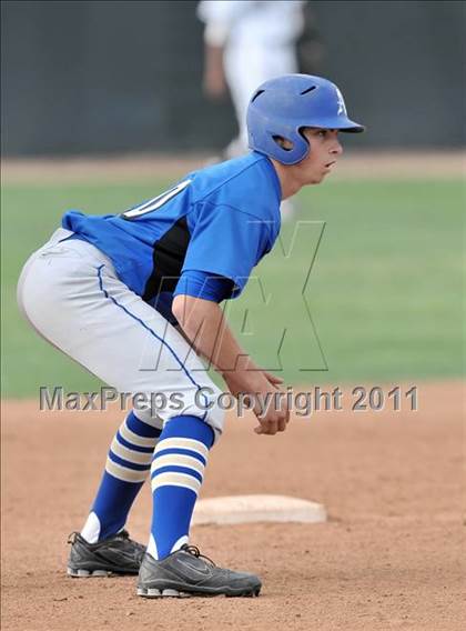 Thumbnail 1 in Bishop Amat vs St. Francis (Hard 9 National Classic) photogallery.