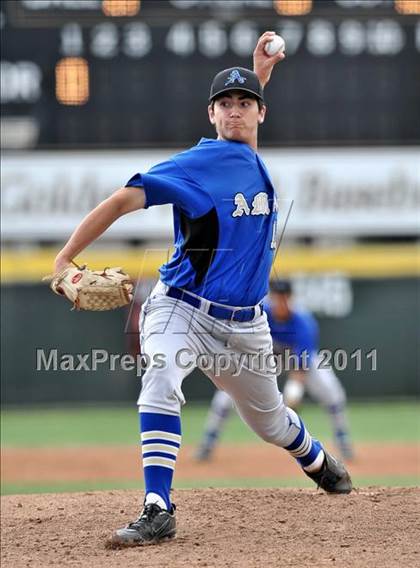 Thumbnail 3 in Bishop Amat vs St. Francis (Hard 9 National Classic) photogallery.