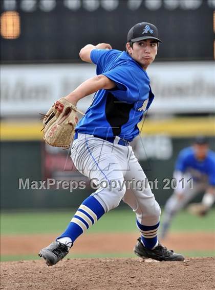 Thumbnail 2 in Bishop Amat vs St. Francis (Hard 9 National Classic) photogallery.
