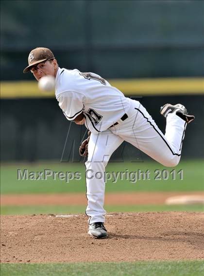 Thumbnail 2 in Bishop Amat vs St. Francis (Hard 9 National Classic) photogallery.