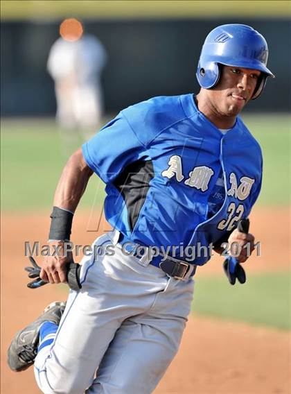 Thumbnail 1 in Bishop Amat vs St. Francis (Hard 9 National Classic) photogallery.