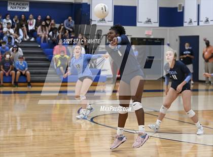 Thumbnail 3 in Cardinal Mooney @ Out-of-Door Academy photogallery.