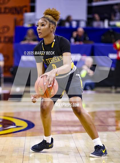 Thumbnail 1 in Lift for Life vs St Teresa's Academy (MSHSAA Class 5 Championship) photogallery.