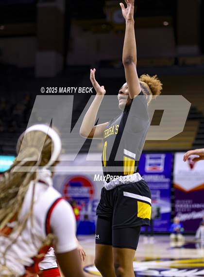 Thumbnail 2 in Lift for Life vs St Teresa's Academy (MSHSAA Class 5 Championship) photogallery.