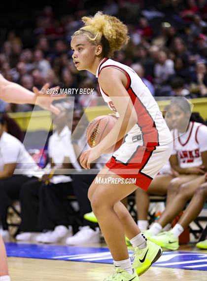 Thumbnail 2 in Lift for Life vs St Teresa's Academy (MSHSAA Class 5 Championship) photogallery.