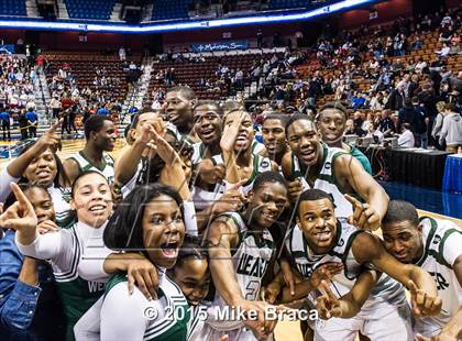 Thumbnail 3 in Notre Dame Catholic vs. Weaver (CIAC Class M Final) photogallery.