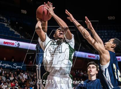 Thumbnail 2 in Notre Dame Catholic vs. Weaver (CIAC Class M Final) photogallery.