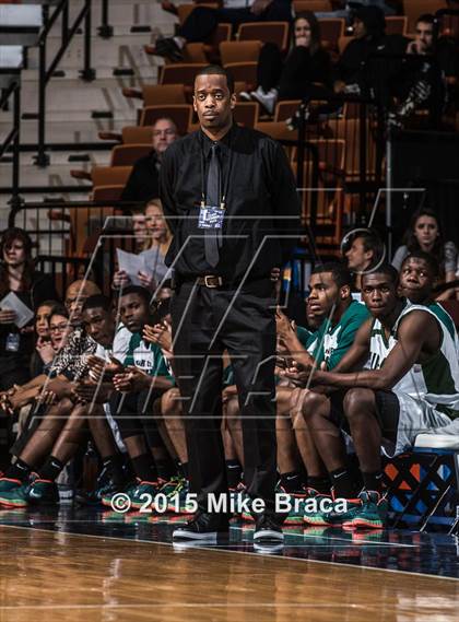 Thumbnail 2 in Notre Dame Catholic vs. Weaver (CIAC Class M Final) photogallery.