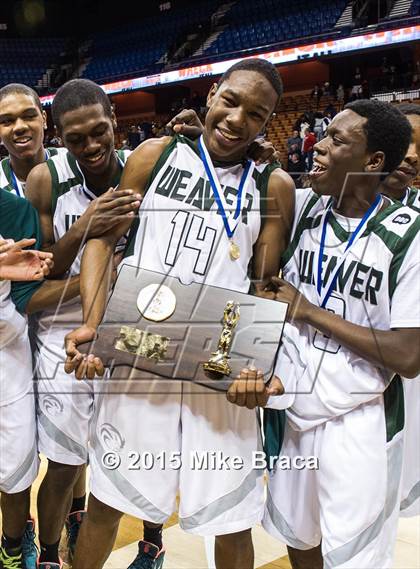 Thumbnail 2 in Notre Dame Catholic vs. Weaver (CIAC Class M Final) photogallery.