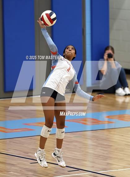 Thumbnail 2 in Charlotte Catholic @ Ballantyne Ridge photogallery.