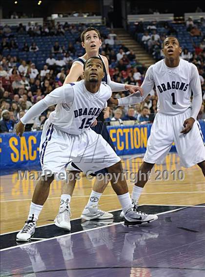 Thumbnail 2 in Sacramento vs. Vista del Lago (CIF SJS D3 Final) photogallery.