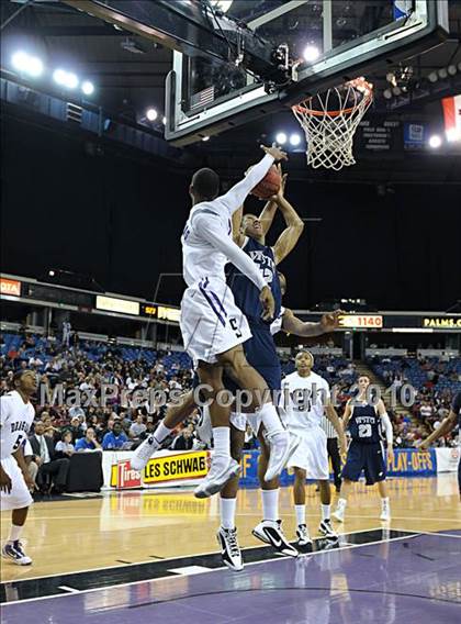 Thumbnail 3 in Sacramento vs. Vista del Lago (CIF SJS D3 Final) photogallery.
