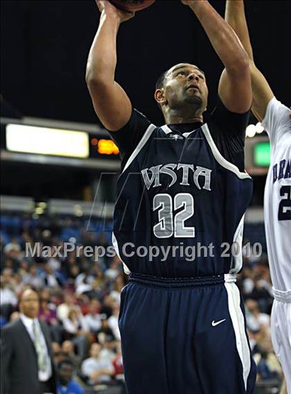 Thumbnail 2 in Sacramento vs. Vista del Lago (CIF SJS D3 Final) photogallery.