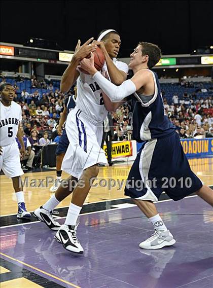 Thumbnail 1 in Sacramento vs. Vista del Lago (CIF SJS D3 Final) photogallery.