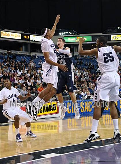Thumbnail 1 in Sacramento vs. Vista del Lago (CIF SJS D3 Final) photogallery.