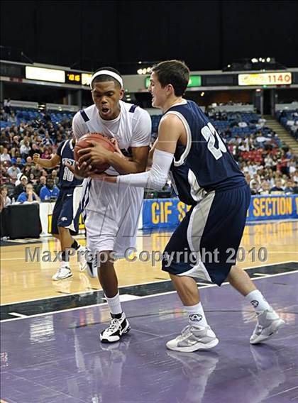 Thumbnail 3 in Sacramento vs. Vista del Lago (CIF SJS D3 Final) photogallery.