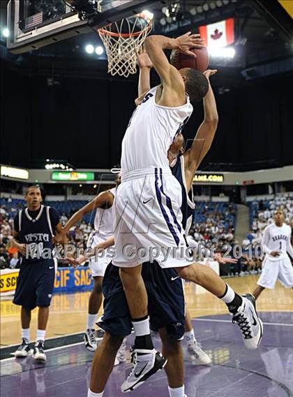 Thumbnail 2 in Sacramento vs. Vista del Lago (CIF SJS D3 Final) photogallery.