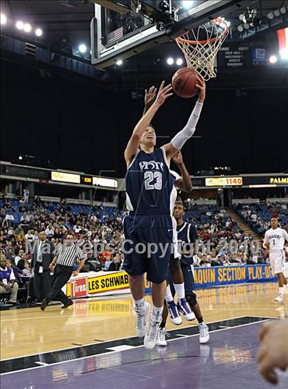 Thumbnail 1 in Sacramento vs. Vista del Lago (CIF SJS D3 Final) photogallery.