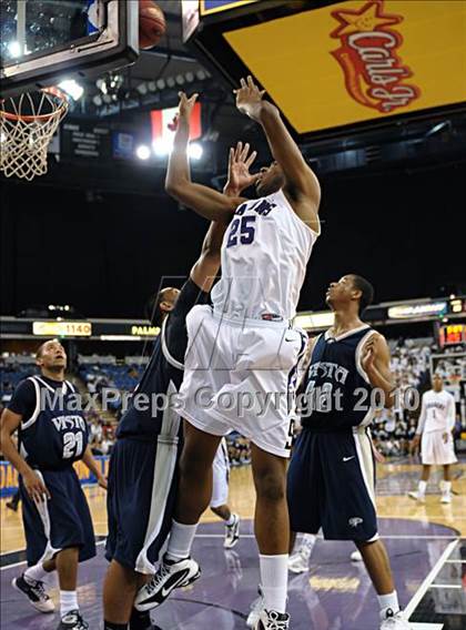 Thumbnail 2 in Sacramento vs. Vista del Lago (CIF SJS D3 Final) photogallery.