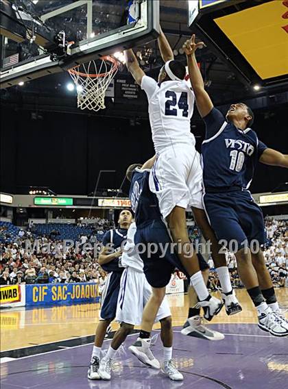Thumbnail 2 in Sacramento vs. Vista del Lago (CIF SJS D3 Final) photogallery.